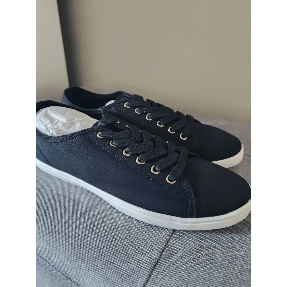 Ellos Lace Up Black Canvas Sneakers Size 8 - Picture 3 of 8